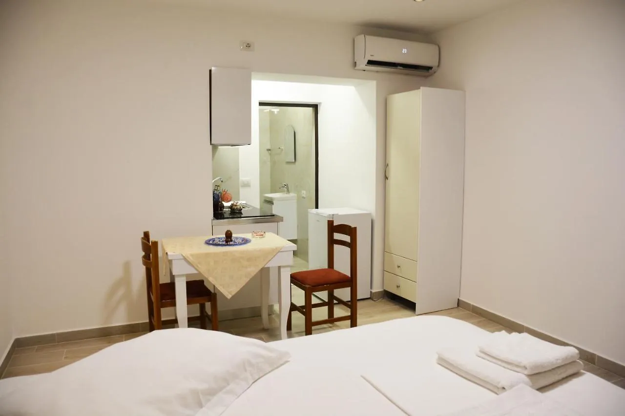 Mico'S Apartments Vlore