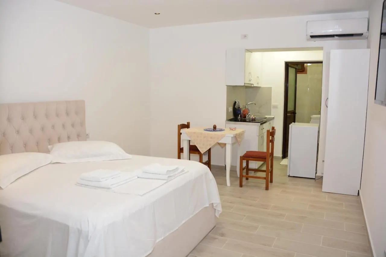 Vlorë Mico'S Apartments