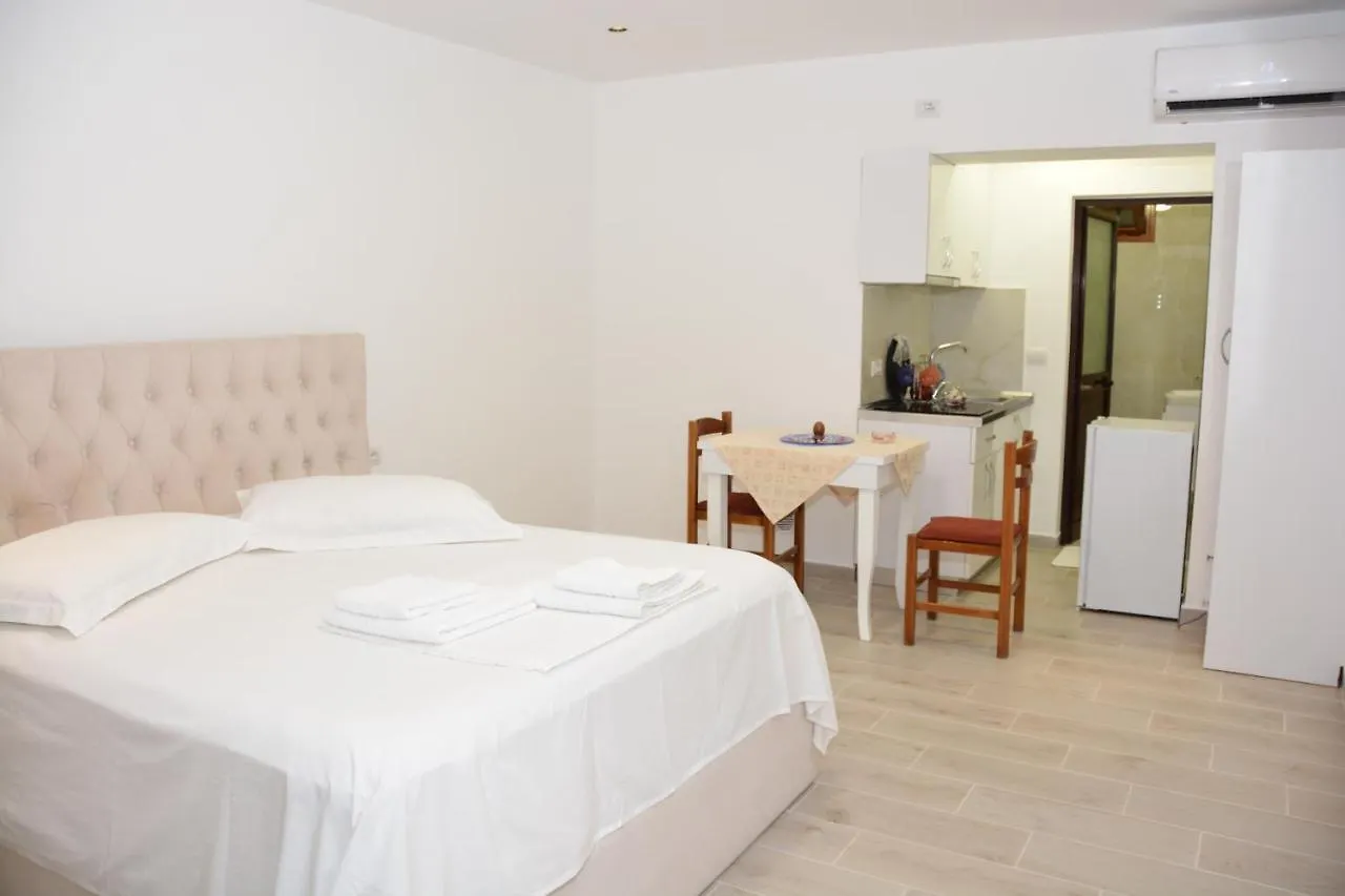 Vlorë Mico'S Apartments