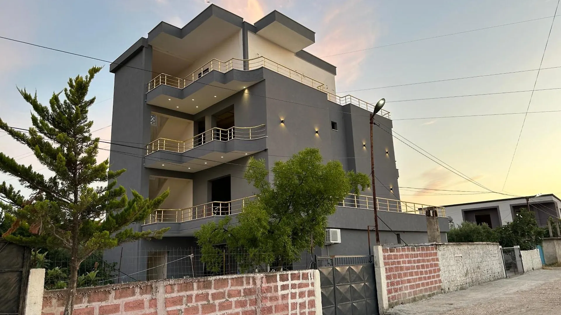 Vlorë Mico'S Apartments